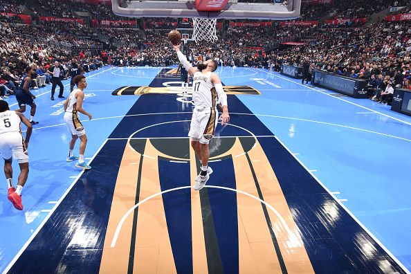 LOS ANGELES, CA - NOVEMBER 24: Jonas Valanciunas #17 of the New Orleans Pelicans grabs the rebound during the game against the LA Clippers during the In-Season Tournament on November 24, 2023 at Crypto.Com Arena in Los Angeles, California. NOTE TO USER: User expressly acknowledges and agrees that, by downloading and/or using this Photograph, user is consenting to the terms and conditions of the Getty Images License Agreement. Mandatory Copyright Notice: Copyright 2023 NBAE (Photo by Adam Pantozzi/NBAE via Getty Images)