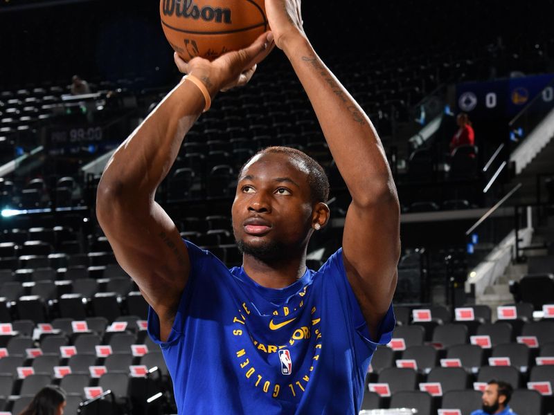 INGLEWOOD, CA - NOVEMBER 18: Jonathan Kuminga #00 of the Golden State Warriors warms up before the game against the LA Clippers on November 18, 2024 at Intuit Dome in Los Angeles, California. NOTE TO USER: User expressly acknowledges and agrees that, by downloading and/or using this Photograph, user is consenting to the terms and conditions of the Getty Images License Agreement. Mandatory Copyright Notice: Copyright 2024 NBAE (Photo by Juan Ocampo/NBAE via Getty Images)