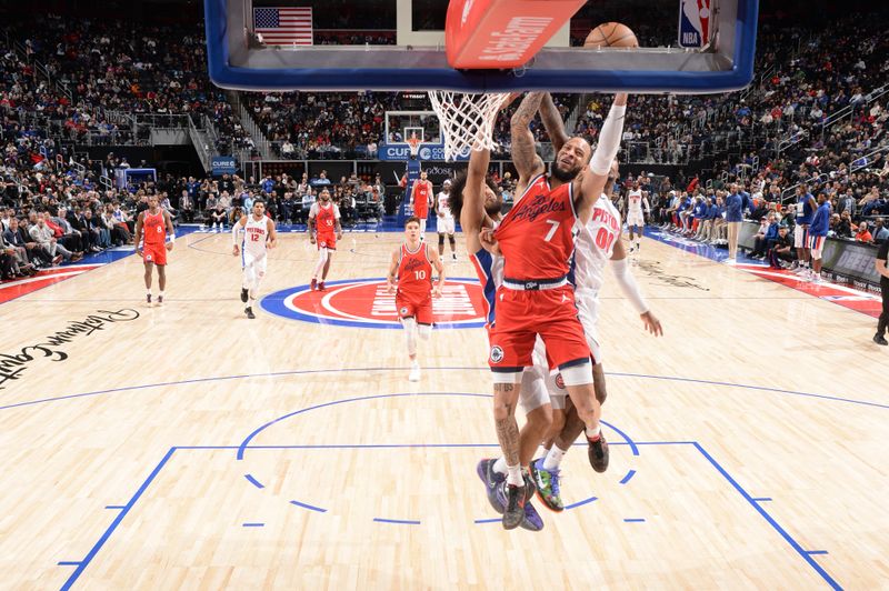 DETROIT, MI - FEBRUARY 24: Amir Coffey #7 of the LA Clippers drives to the basket during the game against the Detroit Pistons on February 24, 2025 at Little Caesars Arena in Detroit, Michigan. NOTE TO USER: User expressly acknowledges and agrees that, by downloading and/or using this photograph, User is consenting to the terms and conditions of the Getty Images License Agreement. Mandatory Copyright Notice: Copyright 2025 NBAE (Photo by Chris Schwegler/NBAE via Getty Images)