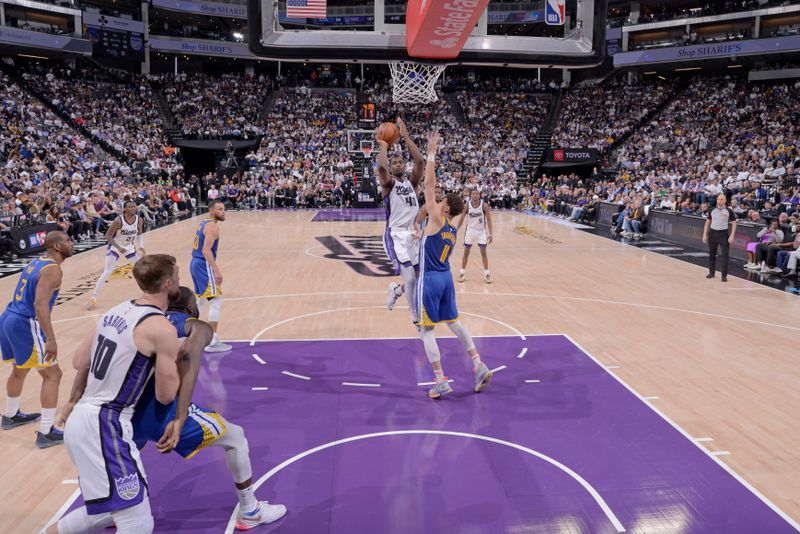 SACRAMENTO, CA - APRIL 16: Harrison Barnes #40 of the Sacramento Kings shoots the ball during the game against the Golden State Warriors during the 2024 Play-In Tournament on April 16, 2024 at Golden 1 Center in Sacramento, California. NOTE TO USER: User expressly acknowledges and agrees that, by downloading and or using this Photograph, user is consenting to the terms and conditions of the Getty Images License Agreement. Mandatory Copyright Notice: Copyright 2024 NBAE (Photo by Rocky Widner/NBAE via Getty Images)