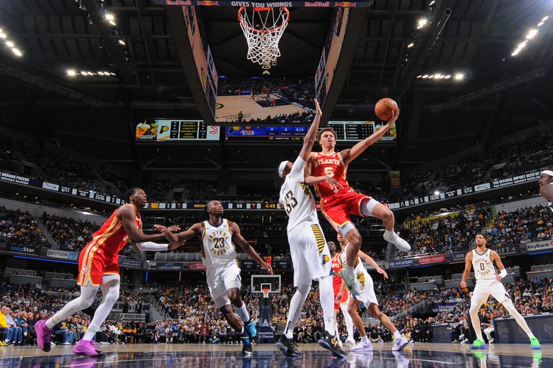 INDIANAPOLIS, IN - FEBRUARY 1: Dyson Daniels #5 of the Atlanta Hawks drives to the basket during the game against the Indiana Pacers on February 1, 2025 at Gainbridge Fieldhouse in Indianapolis, Indiana. NOTE TO USER: User expressly acknowledges and agrees that, by downloading and or using this Photograph, user is consenting to the terms and conditions of the Getty Images License Agreement. Mandatory Copyright Notice: Copyright 2025 NBAE (Photo by Ron Hoskins/NBAE via Getty Images)