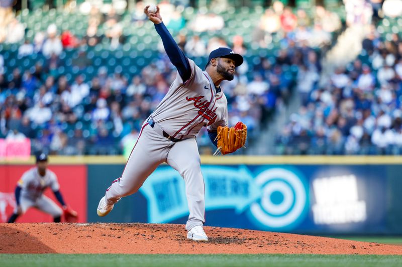 Apr 30, 2024; Seattle, Washington, USA; Atlanta Braves starting pitcher Reynaldo Lopez (40) throws against the Seattle Mariners during the third inning at T-Mobile Park. Mandatory Credit: Joe Nicholson-USA TODAY Sports