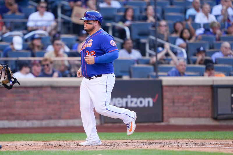 Sep 14, 2023; New York City, New York, USA; New York Mets designated hitter Daniel Vogelbach (32) scores a run on a RBI double hit by New York Mets center fielder Brandon Nimmo (not pictured) against the Arizona Diamondbacks during the third inning at Citi Field. Mandatory Credit: Gregory Fisher-USA TODAY Sports