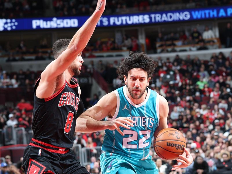 CHICAGO, IL - JANUARY 17: Vasilije Micic #22 of the Charlotte Hornets  handles the ball during the game against the Chicago Bulls on January 17, 2025 at United Center in Chicago, Illinois. NOTE TO USER: User expressly acknowledges and agrees that, by downloading and or using this photograph, User is consenting to the terms and conditions of the Getty Images License Agreement. Mandatory Copyright Notice: Copyright 2025 NBAE (Photo by Jeff Haynes/NBAE via Getty Images)
