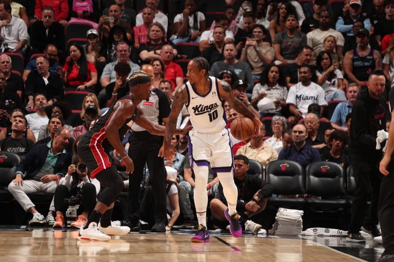 MIAMI, FL - NOVEMBER 4: DeMar DeRozan #10 of the Sacramento Kings dribbles the ball during the game against the Miami Heat  during a regular season game on November 4, 2024 at Kaseya Center in Miami, Florida. NOTE TO USER: User expressly acknowledges and agrees that, by downloading and or using this Photograph, user is consenting to the terms and conditions of the Getty Images License Agreement. Mandatory Copyright Notice: Copyright 2024 NBAE (Photo by Issac Baldizon/NBAE via Getty Images)