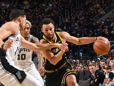 SAN FRANCISCO, CA - NOVEMBER 24:  Stephen Curry #30 of the Golden State Warriors goes to the basket during the game during the in-Season Tournament on November 24, 2023 at Chase Center in San Francisco, California. NOTE TO USER: User expressly acknowledges and agrees that, by downloading and or using this photograph, user is consenting to the terms and conditions of Getty Images License Agreement. Mandatory Copyright Notice: Copyright 2023 NBAE (Photo by Noah Graham/NBAE via Getty Images)