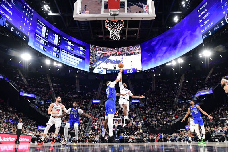 INGLEWOOD, CA - OCTOBER 14: Norman Powell #24 of the LA Clippers shoots the ball during the game against the Dallas Mavericks during a NBA Preseason game on October 14, 2024 at the Intuit Dome in Inglewood, California. NOTE TO USER: User expressly acknowledges and agrees that, by downloading and/or using this Photograph, user is consenting to the terms and conditions of the Getty Images License Agreement. Mandatory Copyright Notice: Copyright 2024 NBAE (Photo by Adam Pantozzi/NBAE via Getty Images)