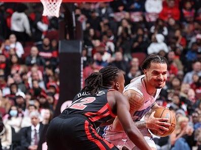 CHICAGO, IL - NOVEMBER 17:  Cole Anthony #50 of the Orlando Magic handles the ball during the In-Season Tournament game against the Chicago Bulls on November 17, 2023 at United Center in Chicago, Illinois. NOTE TO USER: User expressly acknowledges and agrees that, by downloading and or using this photograph, User is consenting to the terms and conditions of the Getty Images License Agreement. Mandatory Copyright Notice: Copyright 2023 NBAE (Photo by Jeff Haynes/NBAE via Getty Images)