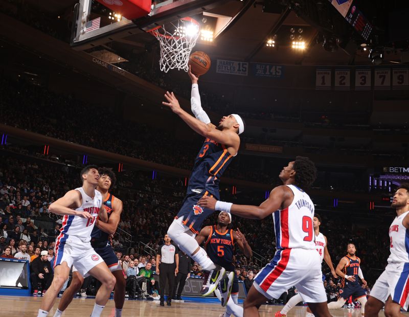 NEW YORK, NY - FEBRUARY 26: Josh Hart #3 of the New York Knicks drives to the basket during the game against the Detroit Pistons on February 26, 2024 at Madison Square Garden in New York City, New York.  NOTE TO USER: User expressly acknowledges and agrees that, by downloading and or using this photograph, User is consenting to the terms and conditions of the Getty Images License Agreement. Mandatory Copyright Notice: Copyright 2024 NBAE  (Photo by Nathaniel S. Butler/NBAE via Getty Images)