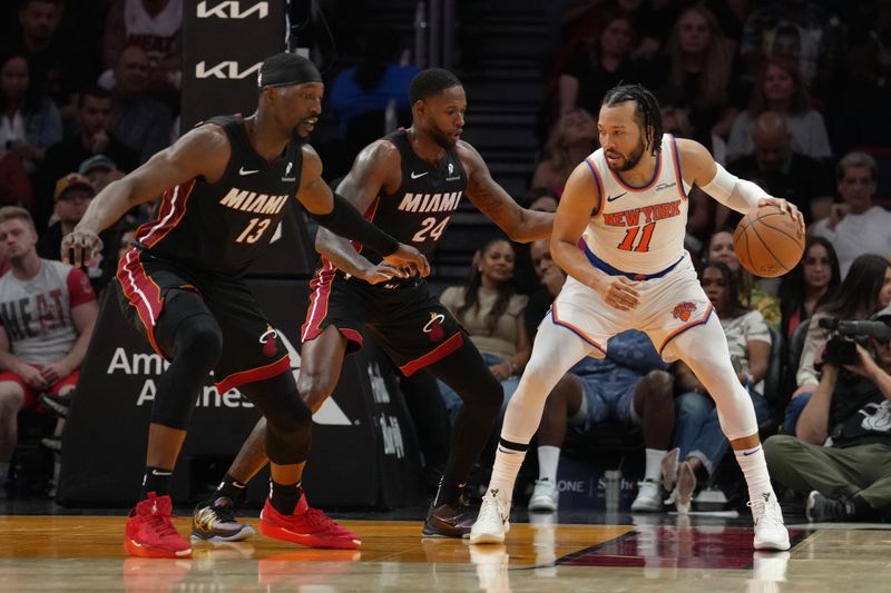 MIAMI, FL - MARCH 02: Jalen Brunson #11 of the New York Knicks handles the ball during the game against the Miami Heat  on March 02, 2025 at Kaseya Center in Miami, Florida. NOTE TO USER: User expressly acknowledges and agrees that, by downloading and or using this Photograph, user is consenting to the terms and conditions of the Getty Images License Agreement. Mandatory Copyright Notice: Copyright 2025 NBAE (Photo by Eric Espada/NBAE via Getty Images)