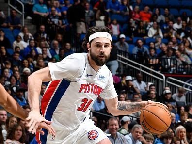 ORLANDO, FL - DECEMBER 8: Joe Harris #31 of the Detroit Pistons handles the ball during the game against the Orlando Magic on December 8, 2023 at Amway Center in Orlando, Florida. NOTE TO USER: User expressly acknowledges and agrees that, by downloading and or using this photograph, User is consenting to the terms and conditions of the Getty Images License Agreement. Mandatory Copyright Notice: Copyright 2023 NBAE (Photo by Fernando Medina/NBAE via Getty Images)