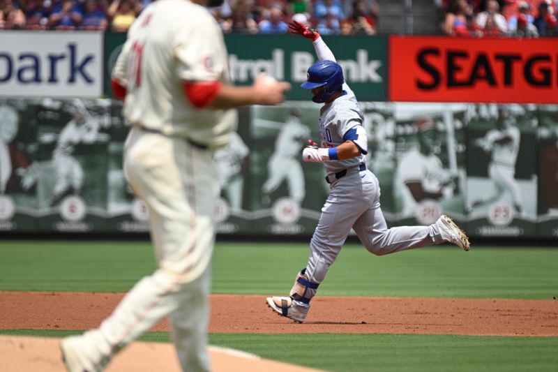 Jul 13, 2024; St. Louis, Missouri, USA; Chicago Cubs outfielder Seiya Suzuki (27) runs the bases after hitting a homerun against the St. Louis Cardinals during the first inning at Busch Stadium. Mandatory Credit: Jeff Le-USA TODAY Sports