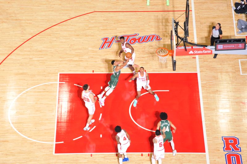 HOUSTON, TX - JANUARY 6: Giannis Antetokounmpo #34 of the Milwaukee Bucks drives to the basket during the game against the Houston Rockets on January 6, 2024 at the Toyota Center in Houston, Texas. NOTE TO USER: User expressly acknowledges and agrees that, by downloading and or using this photograph, User is consenting to the terms and conditions of the Getty Images License Agreement. Mandatory Copyright Notice: Copyright 2024 NBAE (Photo by Logan Riely/NBAE via Getty Images)