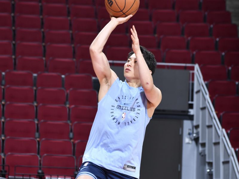 HOUSTON, TX - OCTOBER 25: Yuki Kawamura #17 of the Memphis Grizzlies warms up before the game against the Houston Rockets on October 25, 2024 at the Toyota Center in Houston, Texas. NOTE TO USER: User expressly acknowledges and agrees that, by downloading and or using this photograph, User is consenting to the terms and conditions of the Getty Images License Agreement. Mandatory Copyright Notice: Copyright 2024 NBAE (Photo by Logan Riely/NBAE via Getty Images)