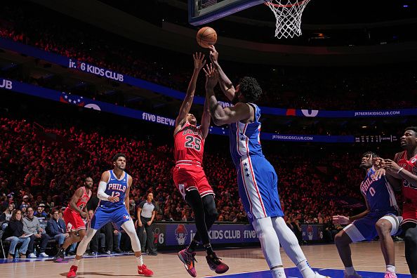 PHILADELPHIA, PA - JANUARY 2: Dalen Terry #25 of the Chicago Bulls drives to the basket during the game against the Philadelphia 76ers on January 2, 2024 at the Wells Fargo Center in Philadelphia, Pennsylvania NOTE TO USER: User expressly acknowledges and agrees that, by downloading and/or using this Photograph, user is consenting to the terms and conditions of the Getty Images License Agreement. Mandatory Copyright Notice: Copyright 2023 NBAE (Photo by Jesse D. Garrabrant/NBAE via Getty Images)