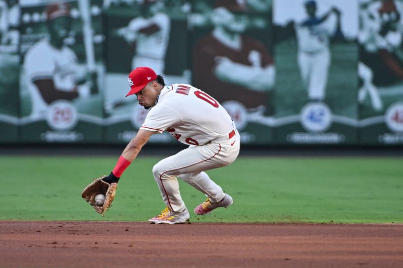 Sep 2, 2023; St. Louis, Missouri, USA;  St. Louis Cardinals shortstop Masyn Winn (0) fields a ground ball against the Pittsburgh Pirates during the first inning at Busch Stadium. Mandatory Credit: Jeff Curry-USA TODAY Sports