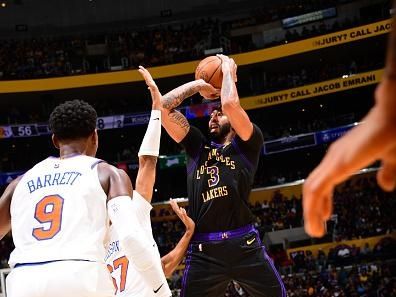 LOS ANGELES, CA - DECEMBER 18:  Anthony Davis #3 of the Los Angeles Lakers shoots the ball during the game  on December 18, 2023 at Crypto.Com Arena in Los Angeles, California. NOTE TO USER: User expressly acknowledges and agrees that, by downloading and/or using this Photograph, user is consenting to the terms and conditions of the Getty Images License Agreement. Mandatory Copyright Notice: Copyright 2023 NBAE (Photo by Adam Pantozzi/NBAE via Getty Images)