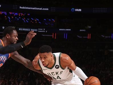 NEW YORK, NY - DECEMBER 23:  Giannis Antetokounmpo #34 of the Milwaukee Bucks goes to the basket during the game on December 23, 2023 at Madison Square Garden in New York City, New York.  NOTE TO USER: User expressly acknowledges and agrees that, by downloading and or using this photograph, User is consenting to the terms and conditions of the Getty Images License Agreement. Mandatory Copyright Notice: Copyright 2023 NBAE  (Photo by Nathaniel S. Butler/NBAE via Getty Images)