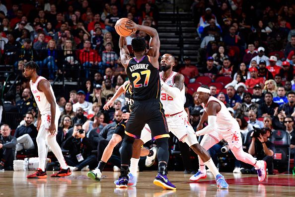 HOUSTON, TX - DECEMBER 27:   Jeff Green #32 of the Houston Rockets  plays defense during the game against the Phoenix Suns on December 27, 2023 at the Toyota Center in Houston, Texas. NOTE TO USER: User expressly acknowledges and agrees that, by downloading and or using this photograph, User is consenting to the terms and conditions of the Getty Images License Agreement. Mandatory Copyright Notice: Copyright 2023 NBAE (Photo by Logan Riely/NBAE via Getty Images)