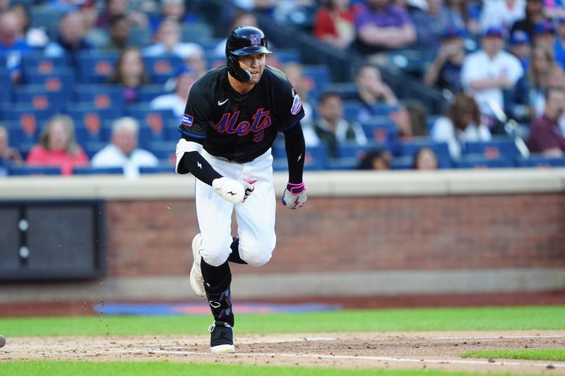 May 31, 2024; New York City, New York, USA; New York Mets left fielder Brandon Nimmo (9) runs out a double against the Arizona Diamondbacks during the first inning at Citi Field. Mandatory Credit: Gregory Fisher-USA TODAY Sports