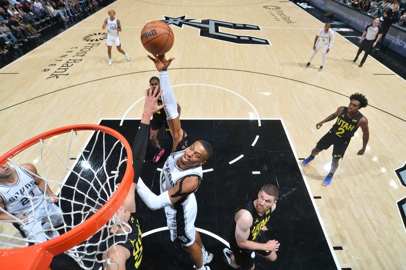 SAN ANTONIO, TX - OCTOBER 12: Keldon Johnson #0 of the San Antonio Spurs shoots the ball during the game against the Utah Jazz during a NBA preseason game on October 12, 2024 at the Frost Bank Center in San Antonio, Texas. NOTE TO USER: User expressly acknowledges and agrees that, by downloading and or using this photograph, user is consenting to the terms and conditions of the Getty Images License Agreement. Mandatory Copyright Notice: Copyright 2024 NBAE (Photos by Michael Gonzales/NBAE via Getty Images)