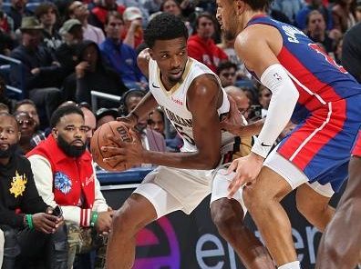 NEW ORLEANS, LA - NOVEMBER 2: Herb Jones #5 of the New Orleans Pelicans handles the ball during the game against the Detroit Pistons on November 2, 2023 at the Smoothie King Center in New Orleans, Louisiana. NOTE TO USER: User expressly acknowledges and agrees that, by downloading and or using this Photograph, user is consenting to the terms and conditions of the Getty Images License Agreement. Mandatory Copyright Notice: Copyright 2023 NBAE (Photo by Layne Murdoch Jr./NBAE via Getty Images)