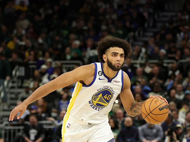 MILWAUKEE, WISCONSIN - DECEMBER 13: Anthony Lamb #40 of the Golden State Warriors handles the ball during a game against the Milwaukee Bucks at Fiserv Forum on December 13, 2022 in Milwaukee, Wisconsin. The Bucks defeated the Warriors 128-111. NOTE TO USER: User expressly acknowledges and agrees that, by downloading and or using this photograph, User is consenting to the terms and conditions of the Getty Images License Agreement. (Photo by Stacy Revere/Getty Images)