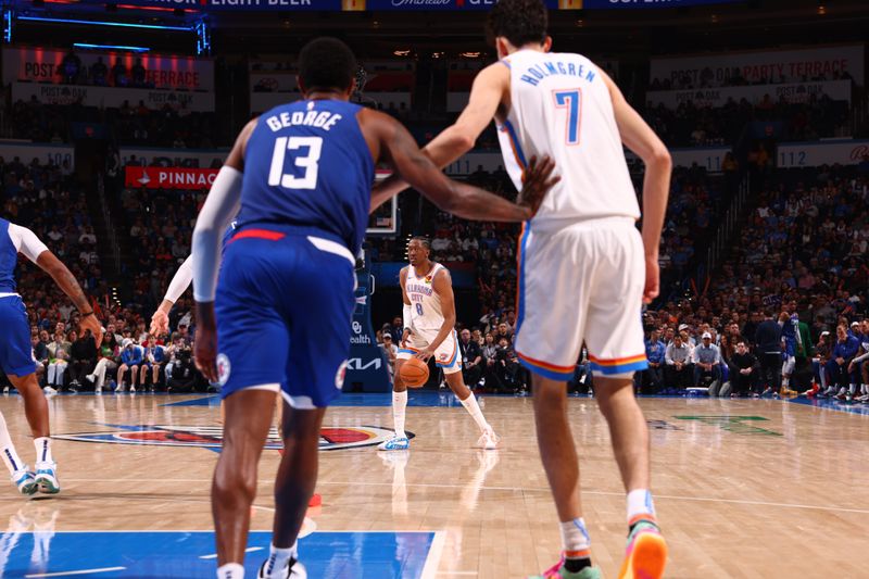 OKLAHOMA CITY, OK - FEBRUARY 22:  Jalen Williams #8 of the Oklahoma City Thunder handles the ball during the game against the LA Clippers on February 22SF, 2024 at Paycom Arena in Oklahoma City, Oklahoma. NOTE TO USER: User expressly acknowledges and agrees that, by downloading and or using this photograph, User is consenting to the terms and conditions of the Getty Images License Agreement. Mandatory Copyright Notice: Copyright 2024 NBAE (Photo by Zach Beeker/NBAE via Getty Images)