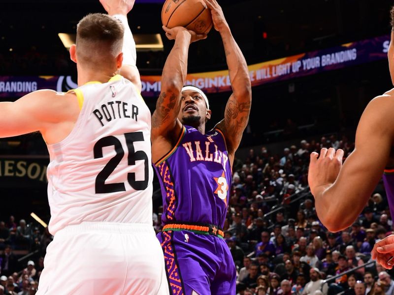 PHOENIX, AZ - JANUARY 11: Bradley Beal #3 of the Phoenix Suns shoots the ball during the game against the Utah Jazz on January 11, 2025 at Footprint Center in Phoenix, Arizona. NOTE TO USER: User expressly acknowledges and agrees that, by downloading and or using this photograph, user is consenting to the terms and conditions of the Getty Images License Agreement. Mandatory Copyright Notice: Copyright 2025 NBAE (Photo by Kate Frese/NBAE via Getty Images)