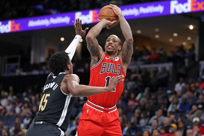 MEMPHIS, TENNESSEE - FEBRUARY 08: DeMar DeRozan #11 of the Chicago Bulls takes a shot against GG Jackson #45 of the Memphis Grizzlies during the first half at FedExForum on February 08, 2024 in Memphis, Tennessee. NOTE TO USER: User expressly acknowledges and agrees that, by downloading and or using this photograph, User is consenting to the terms and conditions of the Getty Images License Agreement. (Photo by Justin Ford/Getty Images)