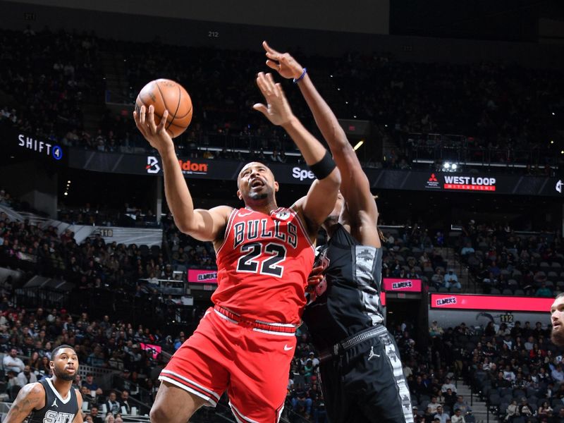 SAN ANTONIO, TX - DECEMBER 5: Talen Horton-Tucker #22 of the Chicago Bulls drives to the basket during the game against the San Antonio Spurs on December 5, 2024 at the Frost Bank Center in San Antonio, Texas. NOTE TO USER: User expressly acknowledges and agrees that, by downloading and or using this photograph, user is consenting to the terms and conditions of the Getty Images License Agreement. Mandatory Copyright Notice: Copyright 2024 NBAE (Photos by Michael Gonzales/NBAE via Getty Images)