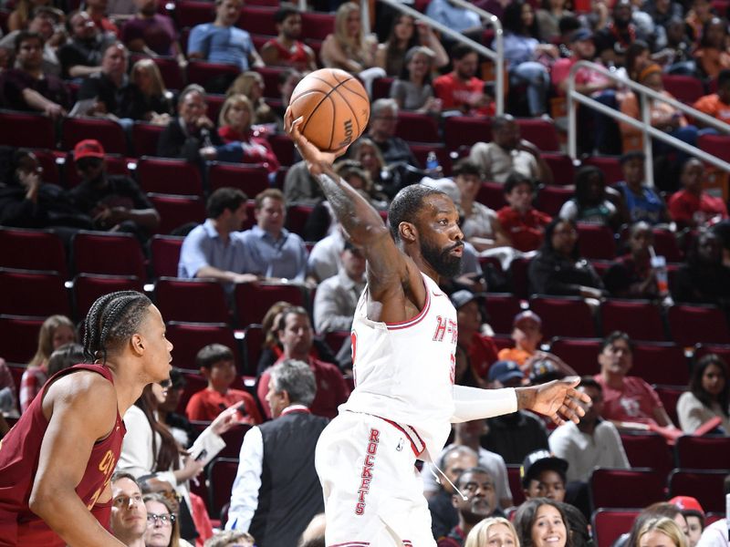 HOUSTON, TX - MARCH 16:  Jeff Green #32 of the Houston Rockets  looks to pass the ball during the game against the Cleveland Cavaliers on March 16, 2023 at the Toyota Center in Houston, Texas. NOTE TO USER: User expressly acknowledges and agrees that, by downloading and or using this photograph, User is consenting to the terms and conditions of the Getty Images License Agreement. Mandatory Copyright Notice: Copyright 2024 NBAE (Photo by Logan Riely/NBAE via Getty Images)