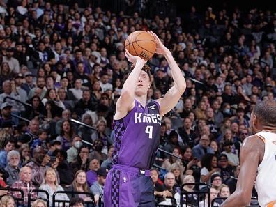 SACRAMENTO, CA - DECEMBER 22:  Kevin Huerter #9 of the Sacramento Kings shoots the ball during the game  on December 22, 2023 at Golden 1 Center in Sacramento, California. NOTE TO USER: User expressly acknowledges and agrees that, by downloading and or using this Photograph, user is consenting to the terms and conditions of the Getty Images License Agreement. Mandatory Copyright Notice: Copyright 2023 NBAE (Photo by Rocky Widner/NBAE via Getty Images)