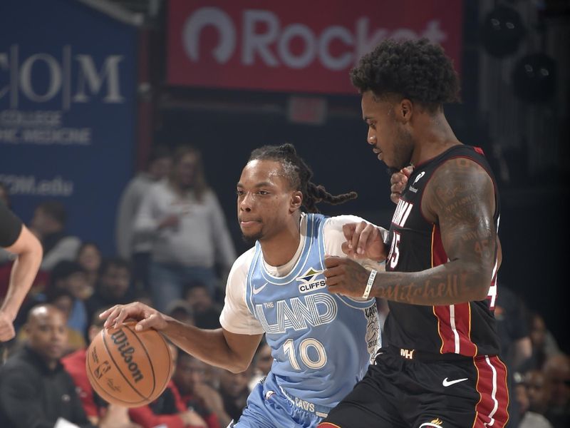 CLEVELAND, OH - MARCH 5: Darius Garland #10 of the Cleveland Cavaliers handles the ball during the game against the Miami Heat on March 5, 2025 at Rocket Arena in Cleveland, Ohio. NOTE TO USER: User expressly acknowledges and agrees that, by downloading and/or using this Photograph, user is consenting to the terms and conditions of the Getty Images License Agreement. Mandatory Copyright Notice: Copyright 2025 NBAE (Photo by David Liam Kyle/NBAE via Getty Images)