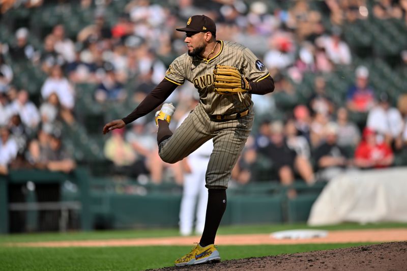 Sep 21, 2025; Chicago, Illinois, USA; San Diego Padres pitcher Robert Suarez (75) pitches against the Chicago White Sox during the ninth inning at Rate Field. Mandatory Credit: Patrick Gorski-Imagn Images