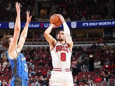 CHICAGO, IL - NOVEMBER 15: Zach LaVine #8 of the Chicago Bulls three point basket against the Orlando Magic on November 15, 2023 at United Center in Chicago, Illinois. NOTE TO USER: User expressly acknowledges and agrees that, by downloading and or using this photograph, User is consenting to the terms and conditions of the Getty Images License Agreement. Mandatory Copyright Notice: Copyright 2023 NBAE (Photo by Jeff Haynes/NBAE via Getty Images)