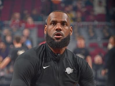 LOS ANGELES, CA - NOVEMBER 12: LeBron James #23 of the Los Angeles Lakers warms up before the game against the Cleveland Cavaliers on November 12, 2023 at Crypto.Com Arena in Los Angeles, California. NOTE TO USER: User expressly acknowledges and agrees that, by downloading and/or using this Photograph, user is consenting to the terms and conditions of the Getty Images License Agreement. Mandatory Copyright Notice: Copyright 2023 NBAE (Photo by Jim Poorten/NBAE via Getty Images)