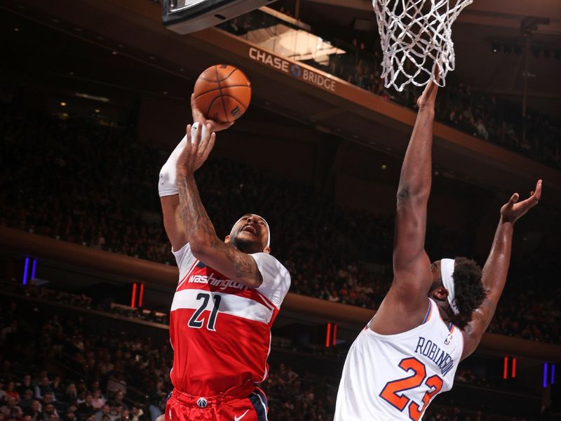 NEW YORK, NY - OCTOBER 18: Daniel Gafford #21 of the Washington Wizards shoots the ball during the game against the New York Knicks on October 18, 2023 at Madison Square Garden in New York City, New York.  NOTE TO USER: User expressly acknowledges and agrees that, by downloading and or using this photograph, User is consenting to the terms and conditions of the Getty Images License Agreement. Mandatory Copyright Notice: Copyright 2023 NBAE  (Photo by Nathaniel S. Butler/NBAE via Getty Images)