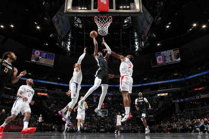 MEMPHIS, TN - FEBRUARY 23: GG Jackson #45 of the Memphis Grizzlies drives to the basket during the game against the LA Clippers on February 23, 2024 at FedExForum in Memphis, Tennessee. NOTE TO USER: User expressly acknowledges and agrees that, by downloading and or using this photograph, User is consenting to the terms and conditions of the Getty Images License Agreement. Mandatory Copyright Notice: Copyright 2024 NBAE (Photo by Joe Murphy/NBAE via Getty Images)