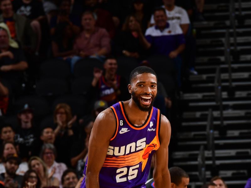 PHOENIX, AZ - OCTOBER 28: Mikal Bridges #25 of the Phoenix Suns smiles during the game against the New Orleans Pelicans on October 28, 2022 at Footprint Center in Phoenix, Arizona. NOTE TO USER: User expressly acknowledges and agrees that, by downloading and or using this photograph, user is consenting to the terms and conditions of the Getty Images License Agreement. Mandatory Copyright Notice: Copyright 2022 NBAE (Photo by Kate Frese/NBAE via Getty Images)