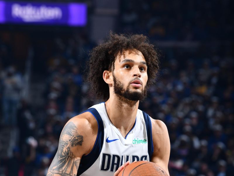 PHOENIX, AZ - NOVEMBER 12: Dereck Lively II #2 of the Dallas Mavericks free throw during the game against the Golden State Warriors during the Emirates NBA Cup game on November 12, 2024 at Footprint Center in Phoenix, Arizona. NOTE TO USER: User expressly acknowledges and agrees that, by downloading and or using this photograph, user is consenting to the terms and conditions of the Getty Images License Agreement. Mandatory Copyright Notice: Copyright 2024 NBAE (Photo by Barry Gossage/NBAE via Getty Images)