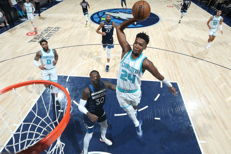 MINNEAPOLIS, MN -  NOVEMBER 4: Brandon Miller #24 of the Charlotte Hornets dunks the ball during the game against the Minnesota Timberwolves on November 4, 2024 at Target Center in Minneapolis, Minnesota. NOTE TO USER: User expressly acknowledges and agrees that, by downloading and or using this Photograph, user is consenting to the terms and conditions of the Getty Images License Agreement. Mandatory Copyright Notice: Copyright 2024 NBAE (Photo by David Sherman/NBAE via Getty Images)