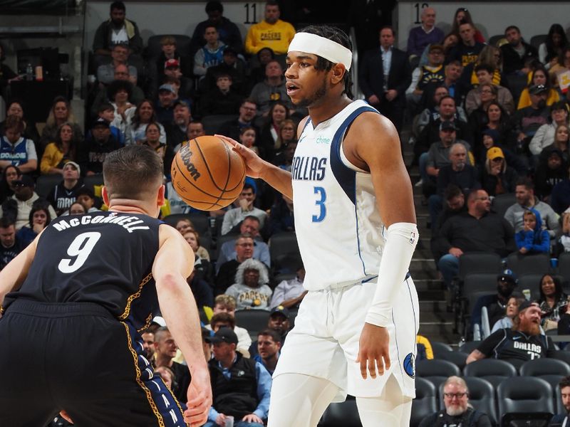 INDIANAPOLIS, IN - MARCH 27: Jaden Hardy #3 of the Dallas Mavericks dribbles the ball during the game against the Indiana Pacers on March 27, 2023 at Gainbridge Fieldhouse in Indianapolis, Indiana. NOTE TO USER: User expressly acknowledges and agrees that, by downloading and or using this Photograph, user is consenting to the terms and conditions of the Getty Images License Agreement. Mandatory Copyright Notice: Copyright 2023 NBAE (Photo by Ron Hoskins/NBAE via Getty Images)