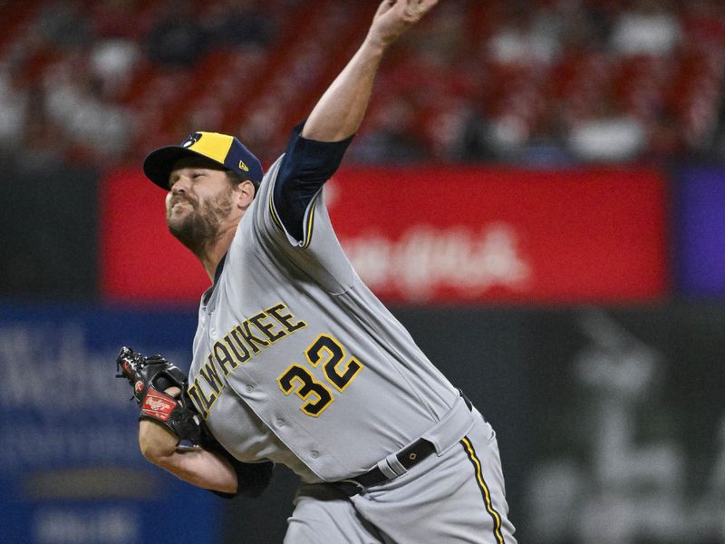 Sep 19, 2023; St. Louis, Missouri, USA;  Milwaukee Brewers relief pitcher Andrew Chafin (32) pitches against the St. Louis Cardinals during the ninth inning at Busch Stadium. Mandatory Credit: Jeff Curry-USA TODAY Sports