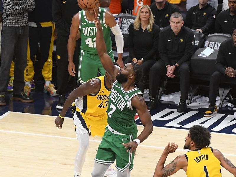 INDIANAPOLIS, IN - MAY 27:  Jaylen Brown #7 of the Boston Celtics goes to the basket during the game against the Indiana Pacers during Game 4 of the Eastern Conference Finals of the 2024 NBA Playoffs on May 27, 2024 at Gainbridge Fieldhouse in Indianapolis, Indiana. NOTE TO USER: User expressly acknowledges and agrees that, by downloading and or using this Photograph, user is consenting to the terms and conditions of the Getty Images License Agreement. Mandatory Copyright Notice: Copyright 2024 NBAE (Photo by Brian Babineau/NBAE via Getty Images)