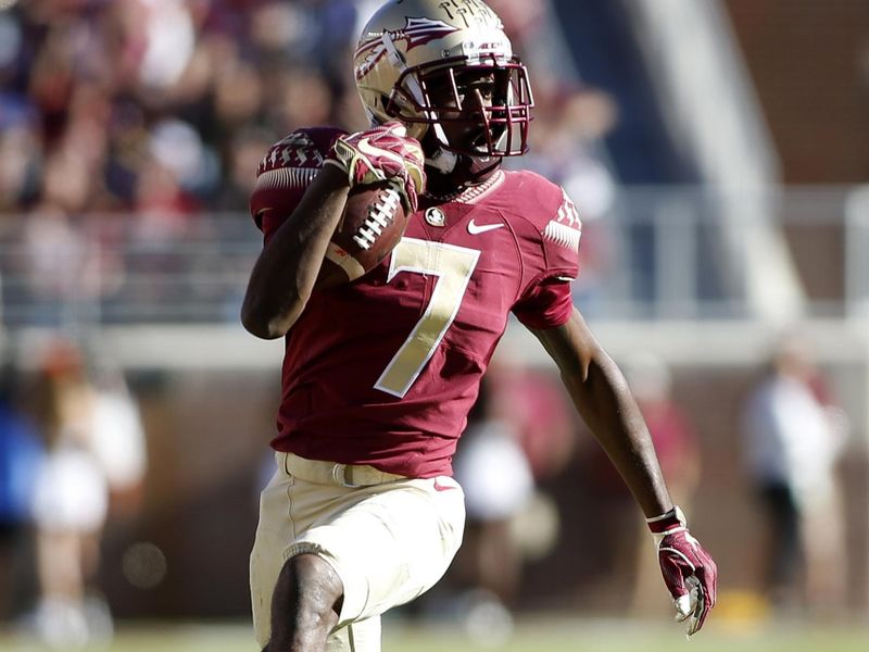 Nov 2, 2019; Tallahassee, FL, USA; Florida State Seminoles wide receiver D.J. Matthews (7) runs the ball against the Miami Hurricanes at Doak Campbell Stadium. Mandatory Credit: Glenn Beil-USA TODAY Sports