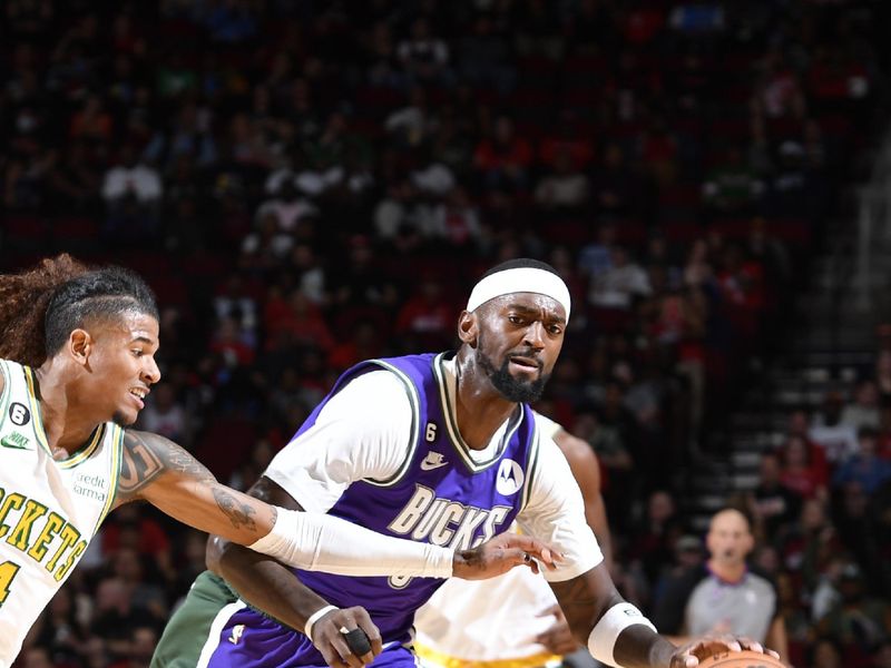 HOUSTON, TX - DECEMBER 11:  Bobby Portis #9 of the Milwaukee Bucks drives to the basket during the game against the Houston Rockets on December 11, 2022 at the Toyota Center in Houston, Texas. NOTE TO USER: User expressly acknowledges and agrees that, by downloading and or using this photograph, User is consenting to the terms and conditions of the Getty Images License Agreement. Mandatory Copyright Notice: Copyright 2022 NBAE (Photo by Logan Riely/NBAE via Getty Images)