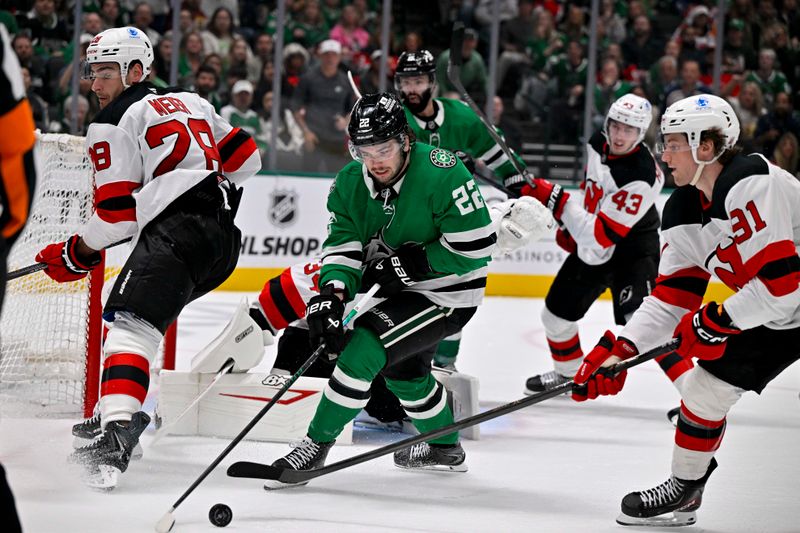 New Jersey Devils strike for 4 in the opening period as the Dallas Stars answer on the power pla...
