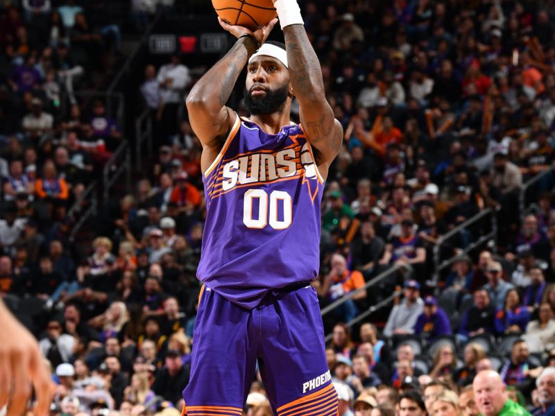 PHOENIX, AZ - NOVEMBER 2: Royce O'Neale #00 of the Phoenix Suns shoots a three point basket during the game against the Portland Trail Blazers on November 2, 2024 at Footprint Center in Phoenix, Arizona. NOTE TO USER: User expressly acknowledges and agrees that, by downloading and or using this photograph, user is consenting to the terms and conditions of the Getty Images License Agreement. Mandatory Copyright Notice: Copyright 2024 NBAE (Photo by Barry Gossage/NBAE via Getty Images)