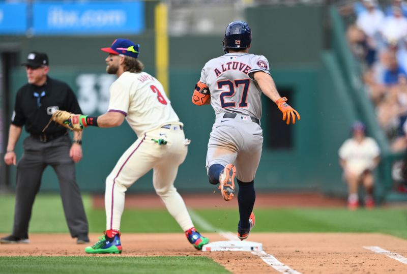 Aug 28, 2024; Philadelphia, Pennsylvania, USA; Houston Astros infielder Jose Altuve (27) advances to first on a fielder's choice against the Philadelphia Phillies in the fourth inning at Citizens Bank Park. Mandatory Credit: Kyle Ross-USA TODAY Sports